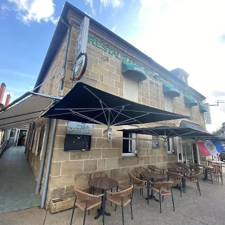 La Terrasse * Larche (Correze)