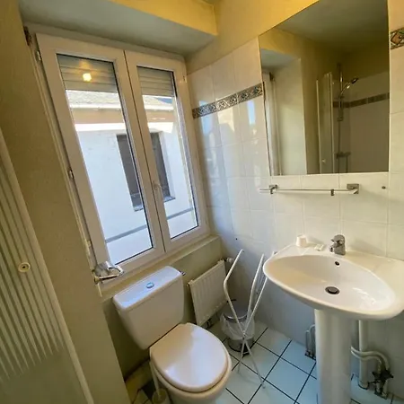 Hotell La Terrasse Larche (Correze)